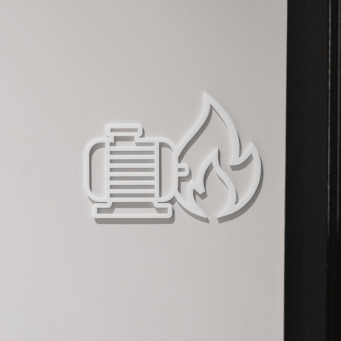 Pictogramme Pompe gicleur blanc, vue rapprochée